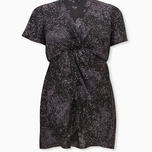 🦊 Torrid floral georgette baby doll tunic - Picture 4 of 10